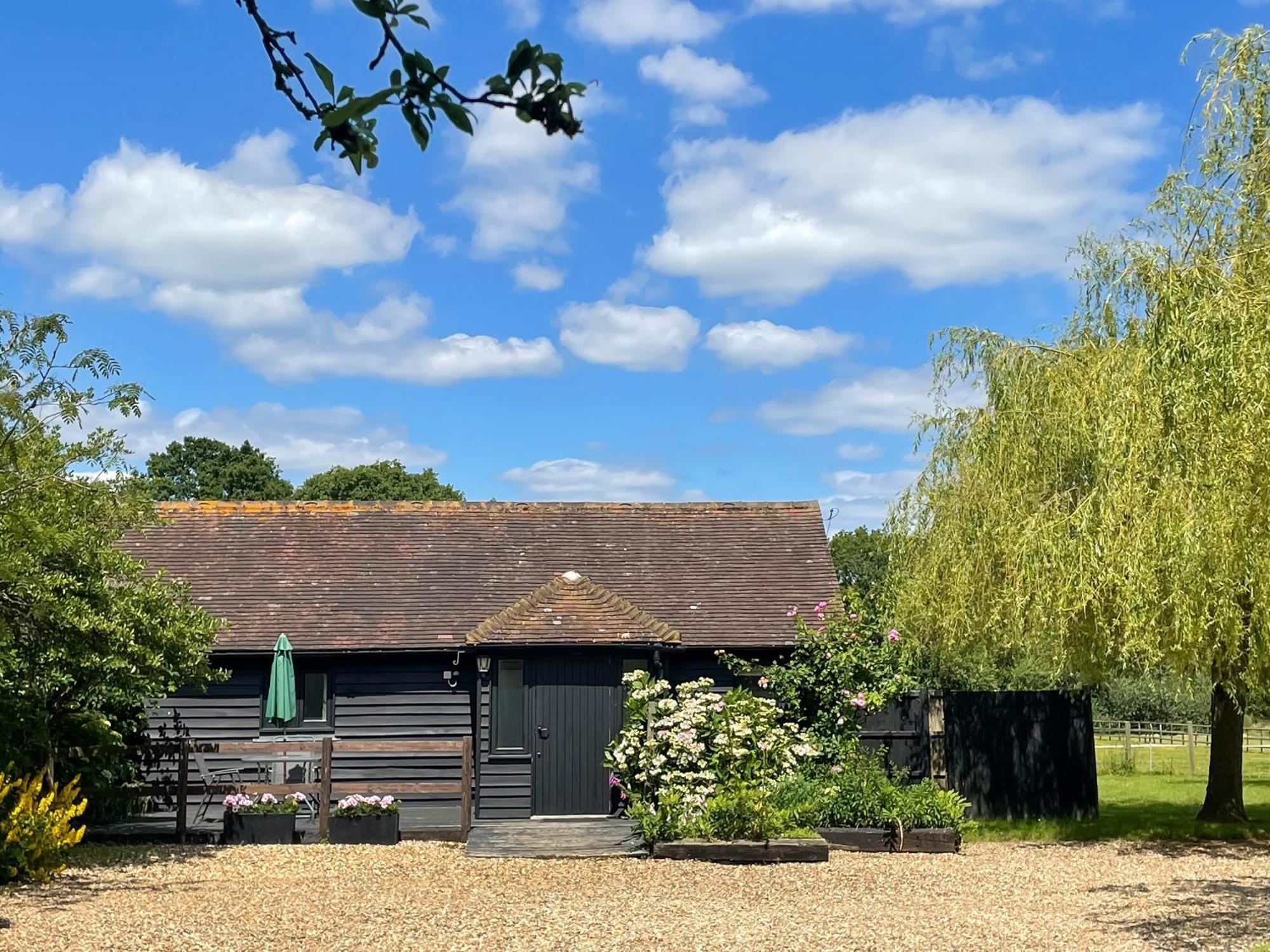 Maplehurst Barn Stables Staplehurst Eksteriør billede